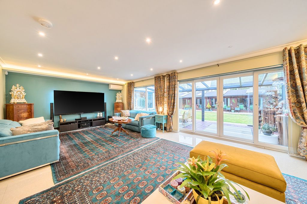 Additional image 6 of 5 bed detached house for saleHeathfield Road, Bushey WD23