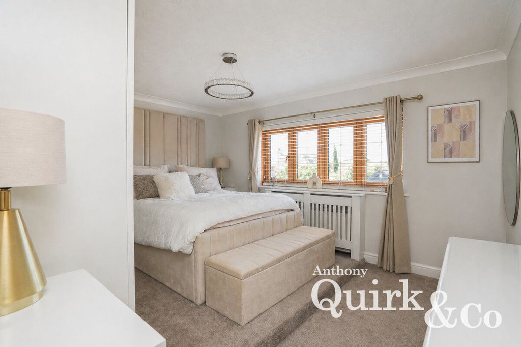 Additional image 22 of 4 bed detached house for salePrince William Avenue, Canvey Island SS8