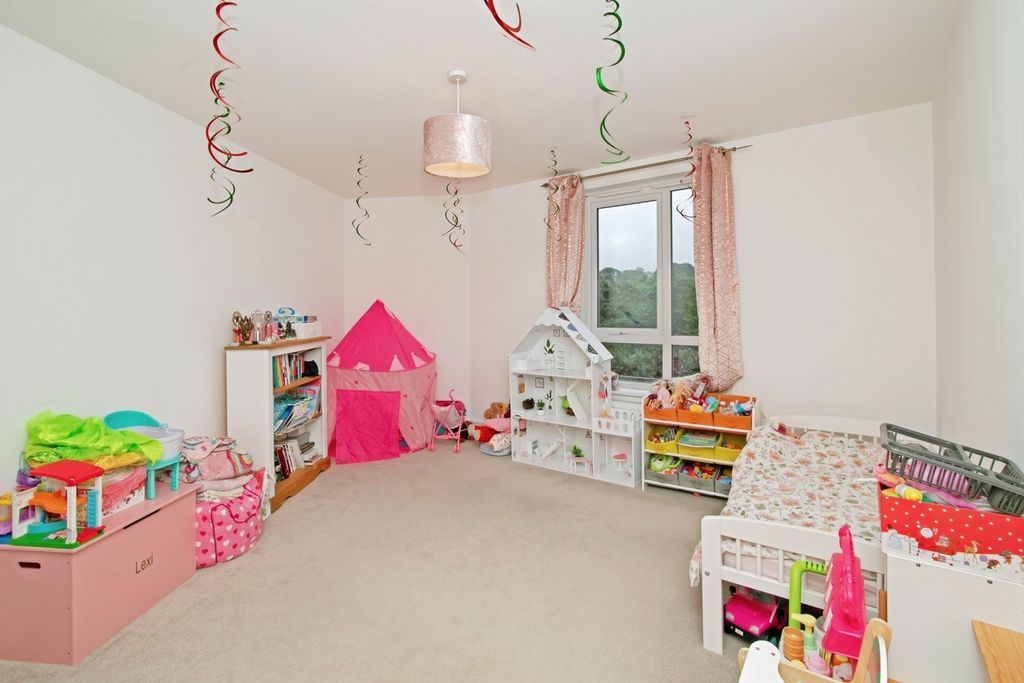 Additional image 7 of 2 bed flat for saleNicholas Holman Road, Camborne, Cornwall TR14