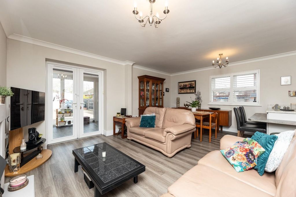 Additional image 5 of 3 bed detached house for saleMiddle Oxford Street, Castleford WF10