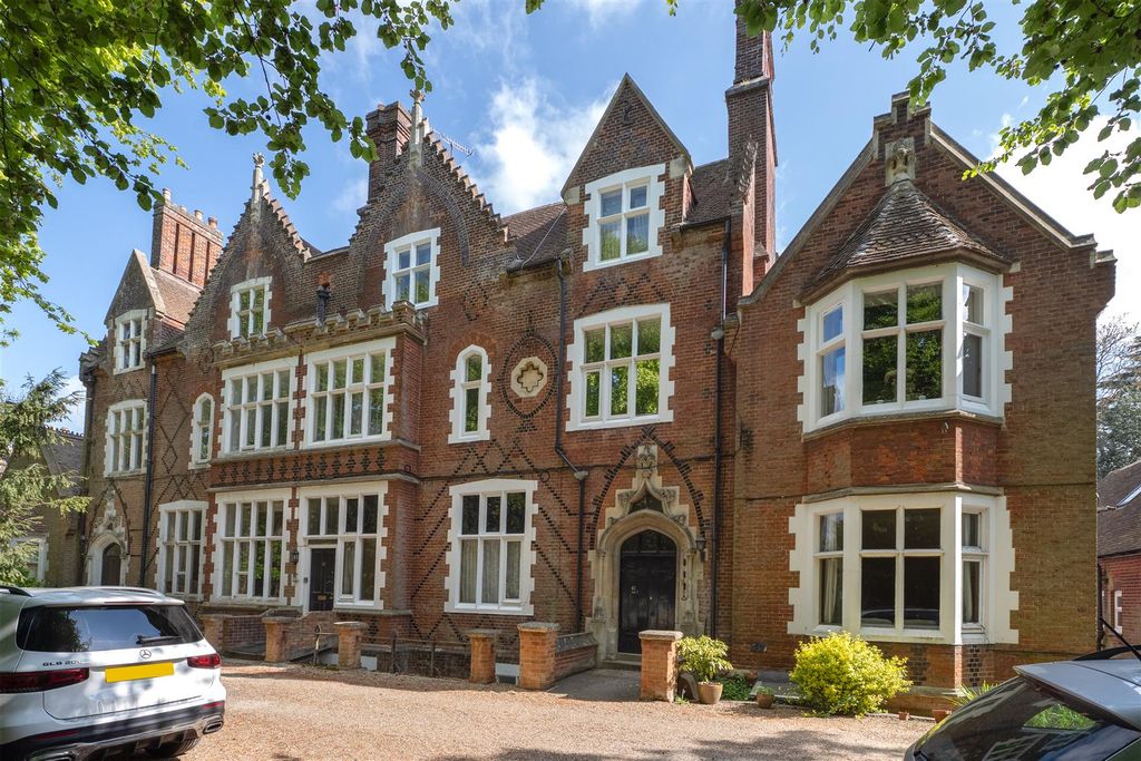 3 bed flat for saleNew Dover Road, Canterbury CT1