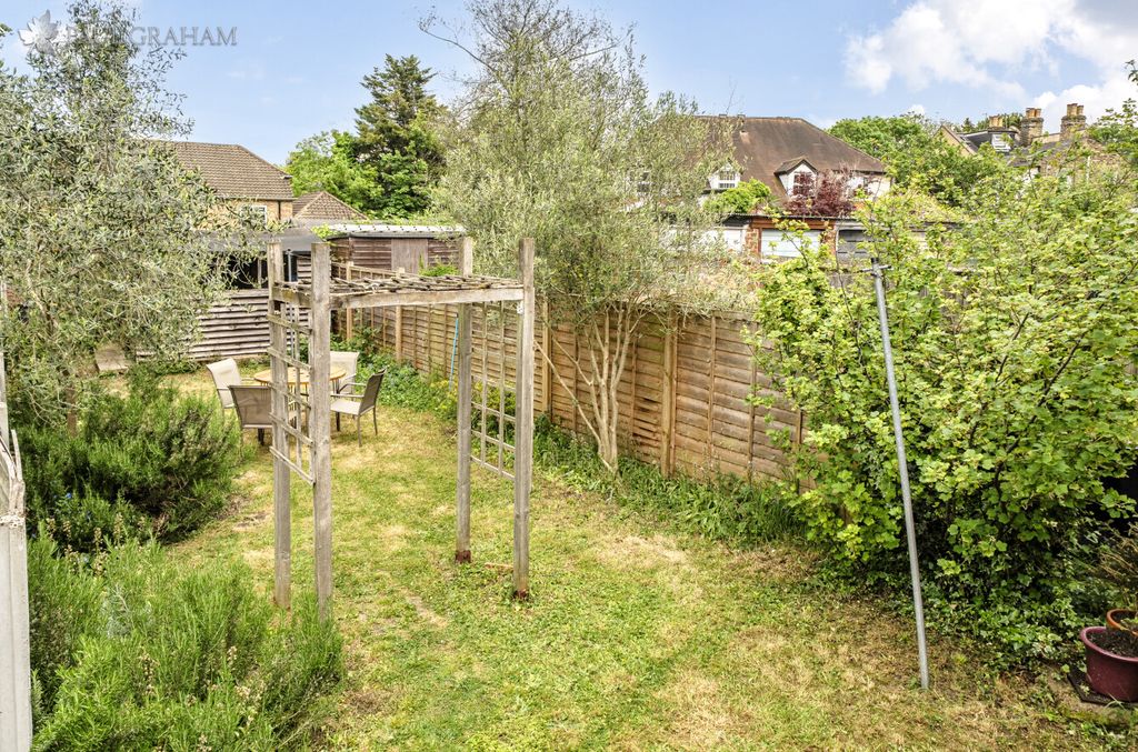 Additional image 12 of 3 bed flat for saleLavender Close, Carshalton SM5