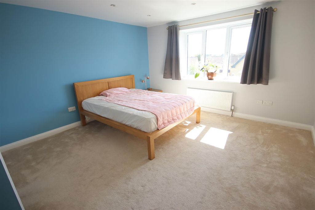 Additional image 11 of 5 bed detached house for saleChamberlain Road, Chippenham SN14