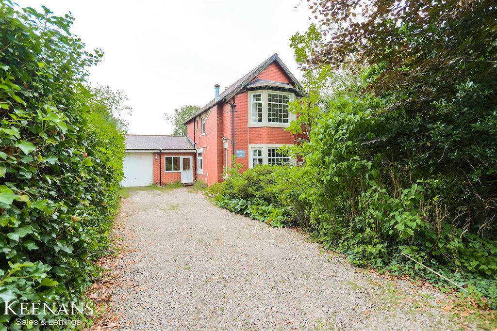 Additional image 4 of 4 bed semi-detached house for saleReedley Drive, Burnley BB10