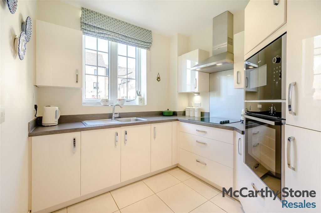 Additional image 3 of 1 bed flat for saleTrinity Road, Chipping Norton, Oxfordshire OX7