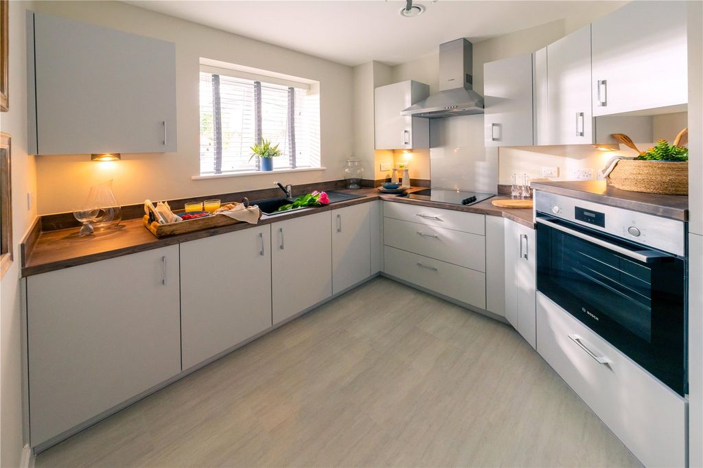 Additional image 7 of 1 bed flat for saleNew Dover Road, Canterbury, Kent CT1