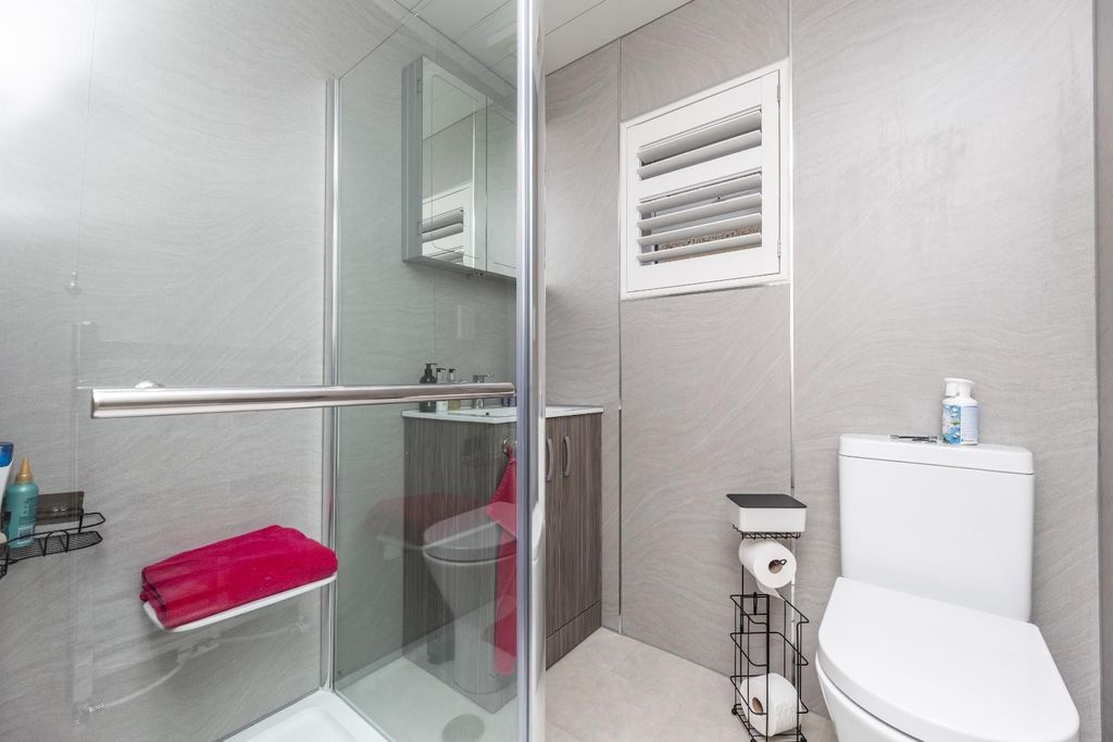 Additional image 10 of 3 bed detached house for saleMiddle Oxford Street, Castleford WF10