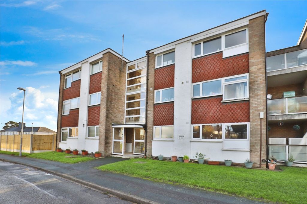 1 bed flat for salePark Gardens, Christchurch, Dorset BH23