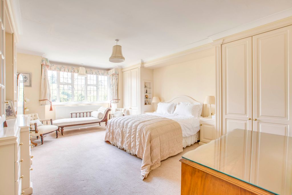 Additional image 16 of 7 bed detached house for saleBurtons Way, Chalfont St Giles HP8