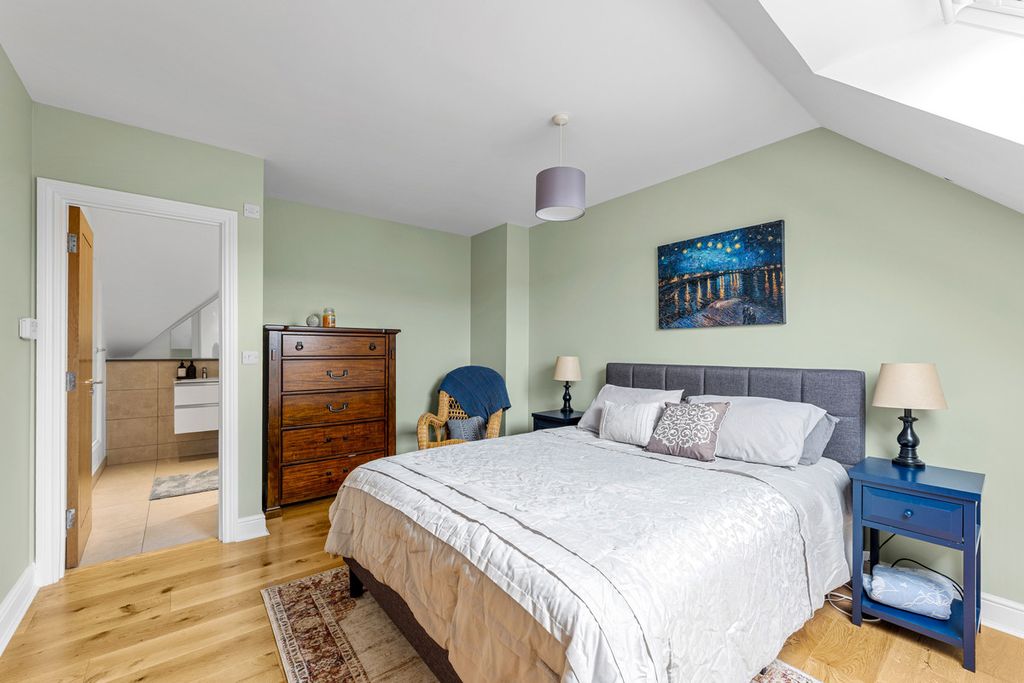 Additional image 7 of 3 bed semi-detached house for saleThe Crescent, Caterham CR3