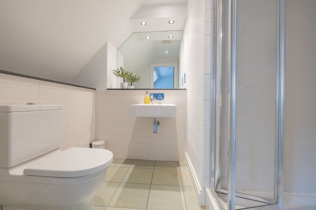 Additional image 10 of 2 bed flat for sale38 New Dover Road, Canterbury CT1
