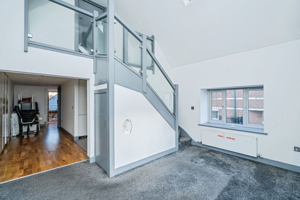 Additional image 5 of 3 bed flat for saleLondon Street, Chertsey, Surrey KT16