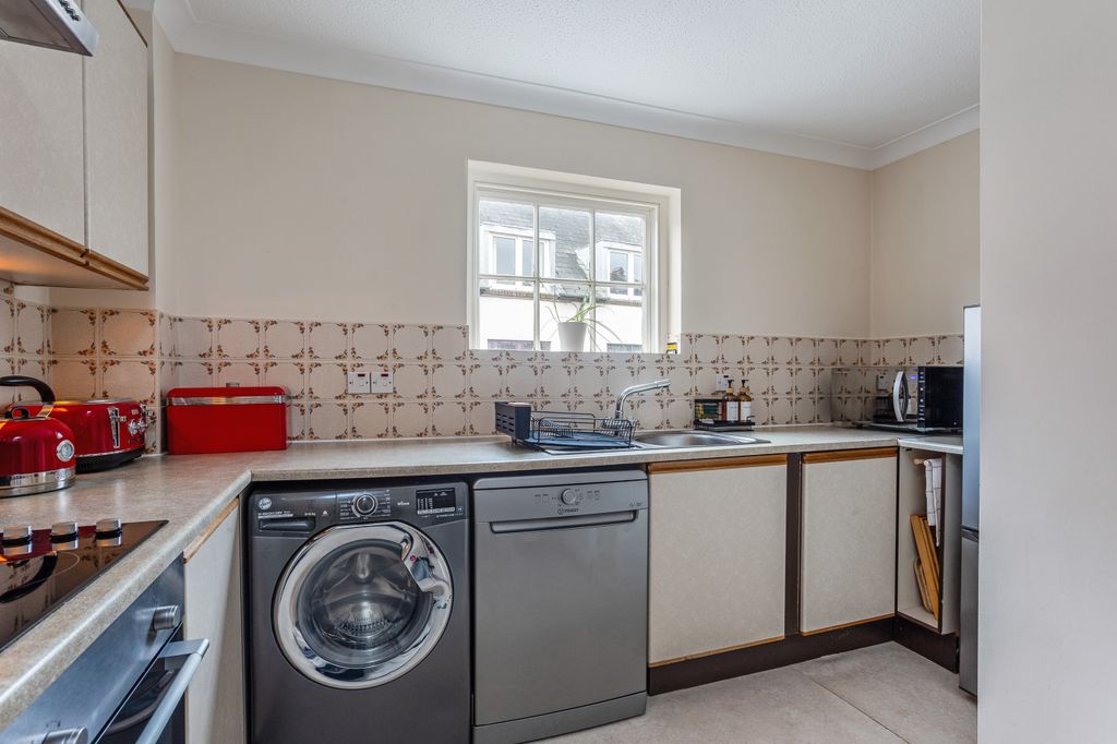 Additional image 2 of 3 bed flat for saleChapel Street, Chichester PO19