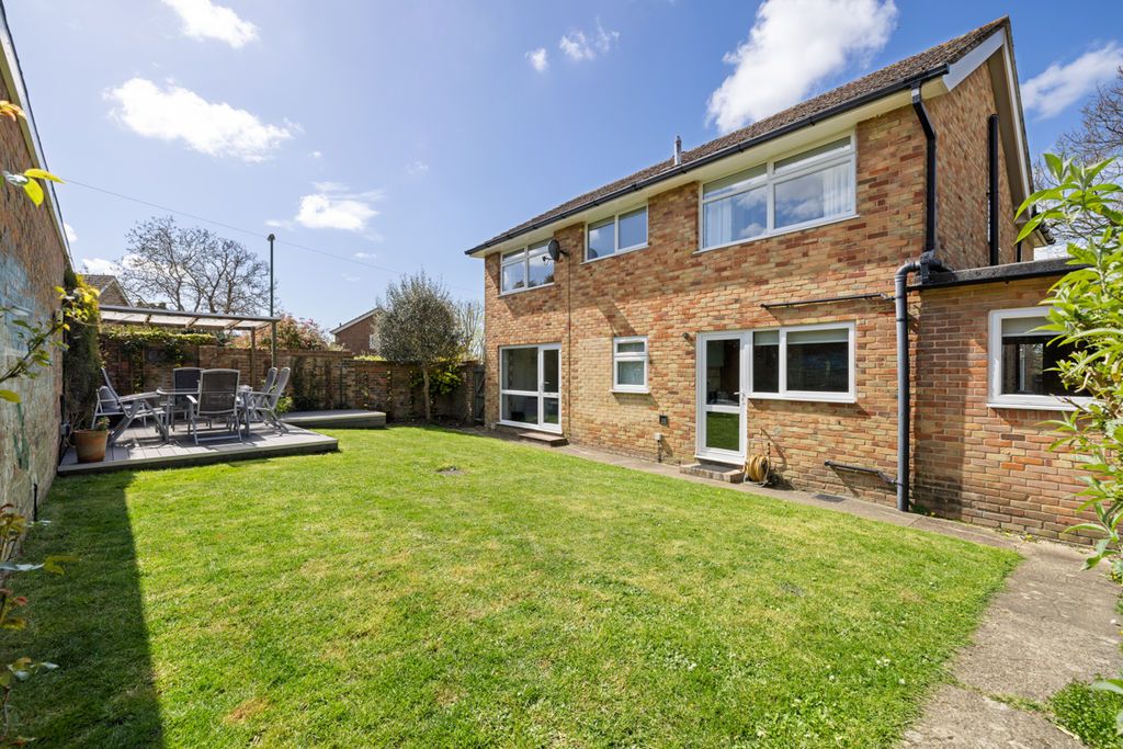 4 bed detached house for saleLincoln Green, Chichester PO19