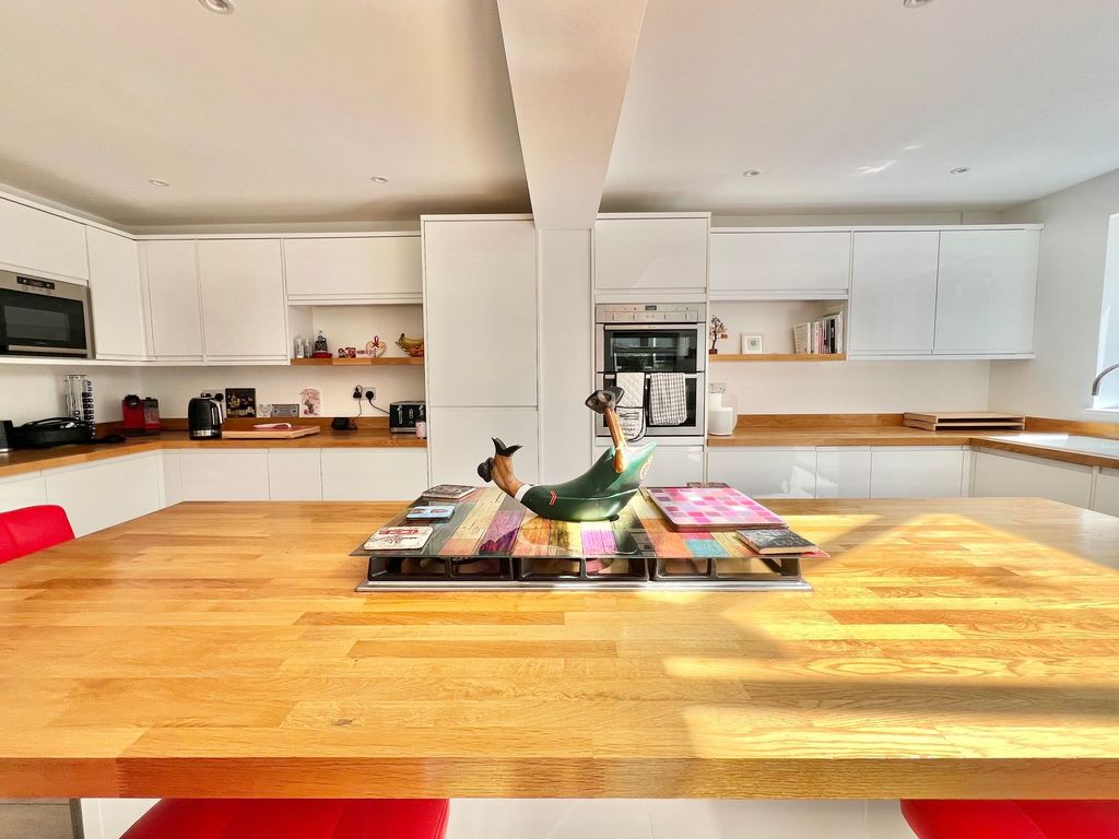 Additional image 6 of 4 bed property for saleFagus Close, Chatham ME5