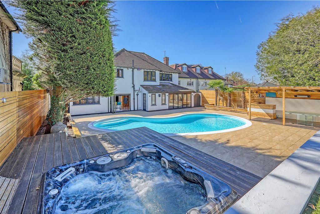 Additional image 35 of 4 bed detached house for saleCourtland Drive, Chigwell IG7