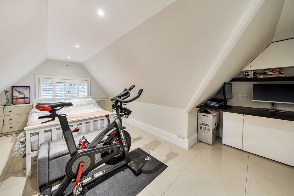 Additional image 8 of 2 bed flat for saleCamden Park Road, Chislehurst BR7