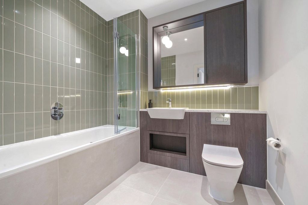 Additional image 3 of 2 bed flat for saleAshwood House, 16-22 Pembroke Broadway, Camberley, Surrey GU15