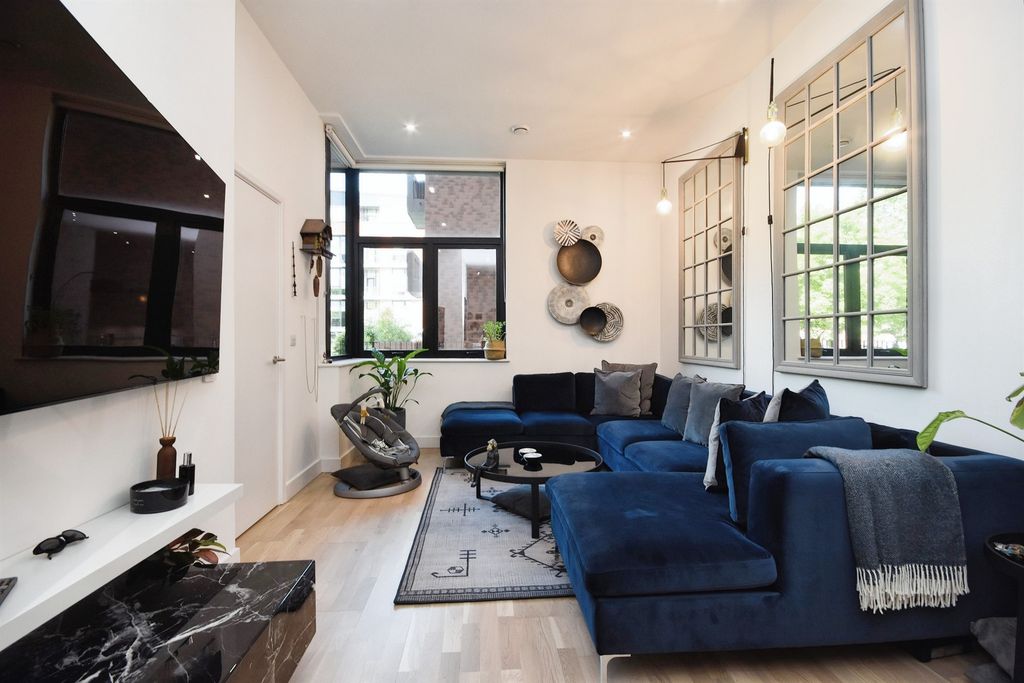 2 bed maisonette for saleBurgess Springs, Chelmsford CM1
