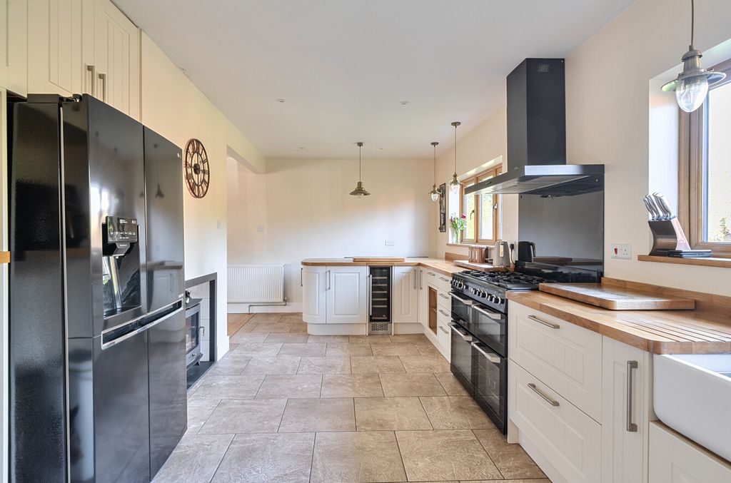 Additional image 3 of 4 bed bungalow for saleChard Common, Chard, Somerset TA20
