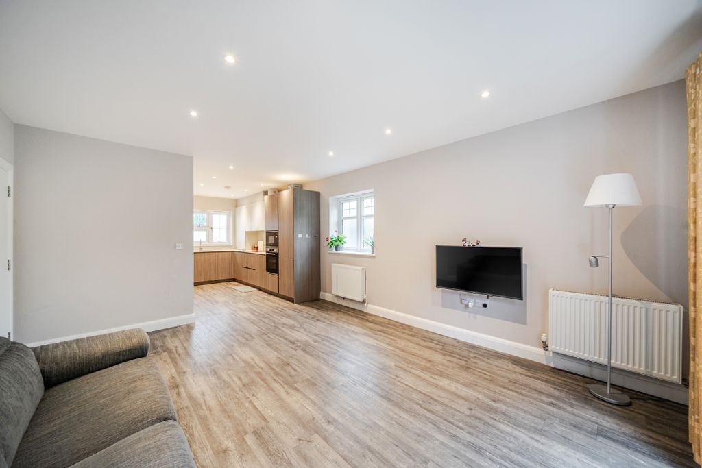 Additional image 15 of 2 bed flat for saleTupwood Lane, Caterham CR3