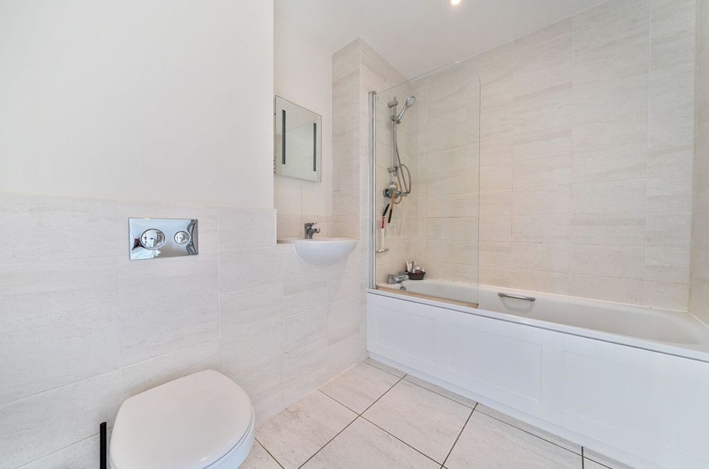 Additional image 17 of 3 bed flat for saleBroakes Road, Chichester PO19