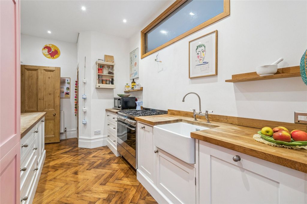 Additional image 2 of 2 bed flat for saleLycrome Road, Chesham, Buckinghamshire HP5