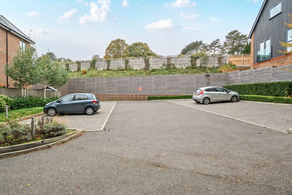 Additional image 16 of 2 bed flat for saleChurch Hill, Caterham CR3