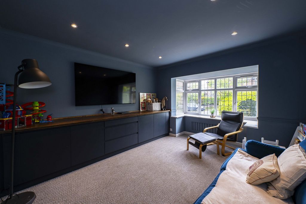 Additional image 11 of 4 bed detached house for saleChestnut Avenue, Chesham HP5