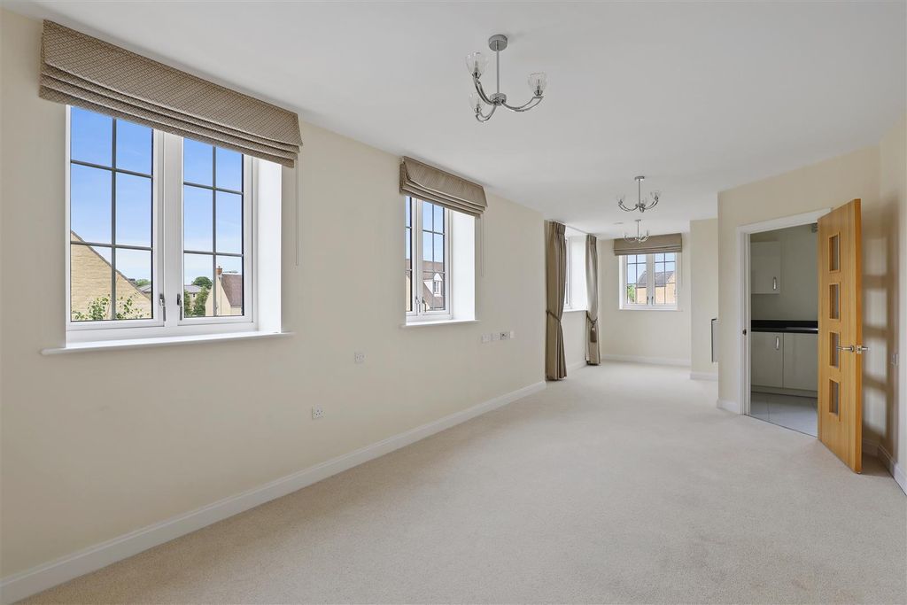 Additional image 2 of 1 bed flat for saleWatson Place. Trinity Road, Chipping Norton, Oxfordshire OX7