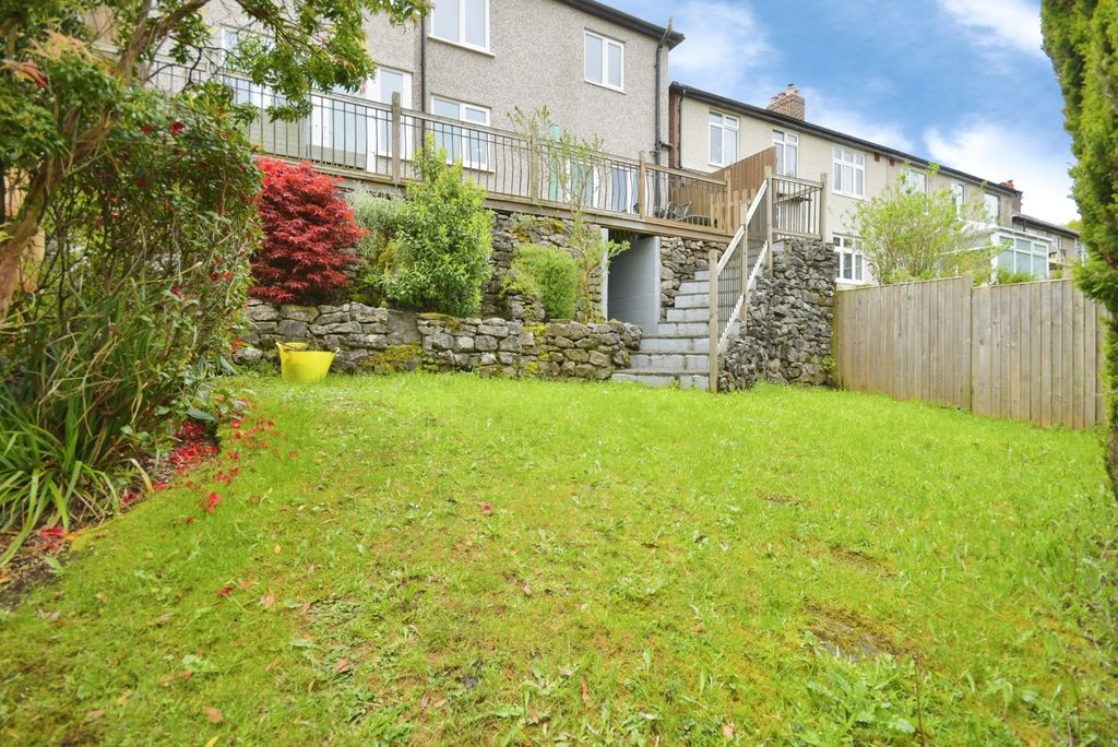 4 bed semi-detached house for saleMacclesfield Old Road, Buxton, Derbyshire SK17 photo 2