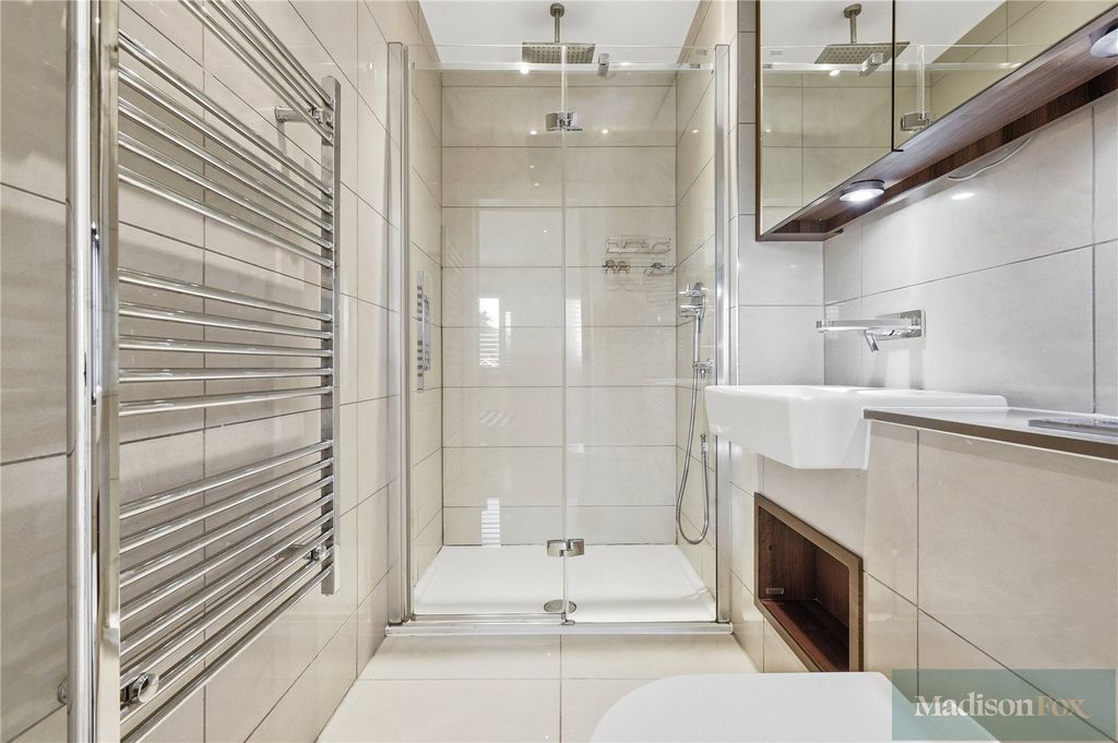 Additional image 19 of 2 bed flat for saleHigh Road, Chigwell, Essex IG7