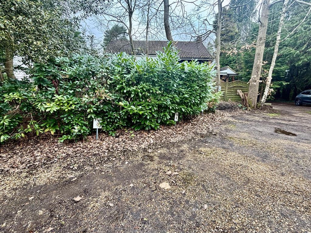 Additional image 13 of 3 bed flat for saleChurch Hill, Camberley GU15