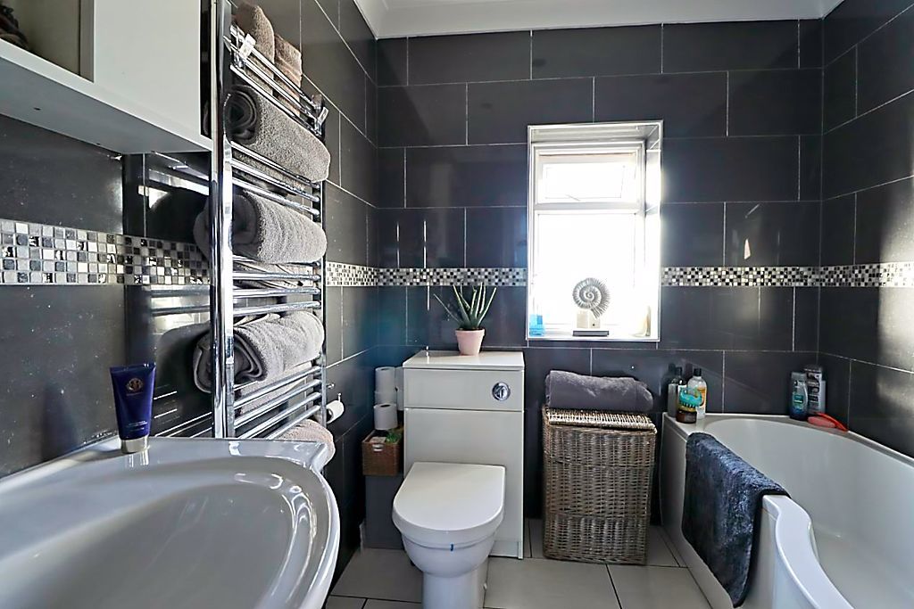Additional image 8 of 4 bed detached house for saleThorney Bay Road, Canvey Island SS8