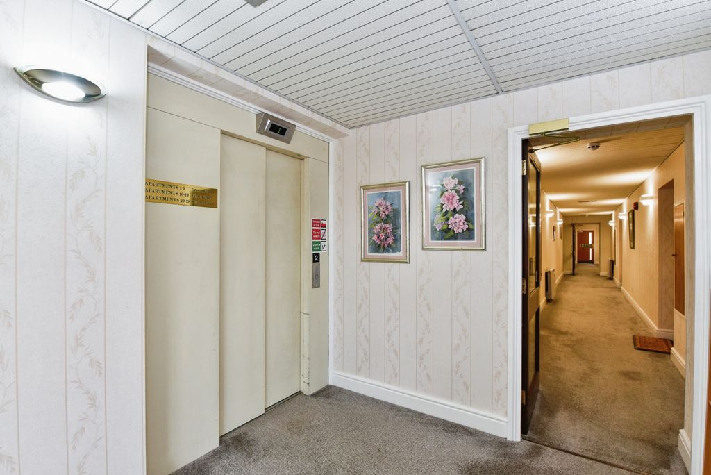 Additional image 9 of 1 bed flat for saleThe Cloisters, South Street, Wells, Somerset BA5