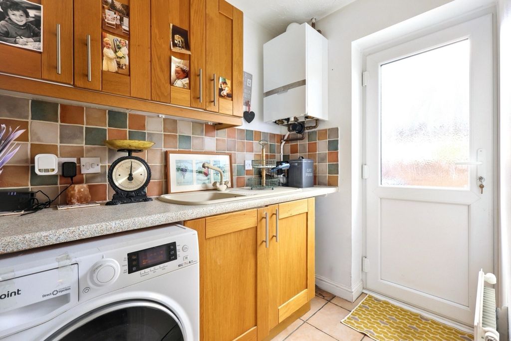 Additional image 4 of 4 bed detached house for sale16 Wychwood Close, Carterton OX18