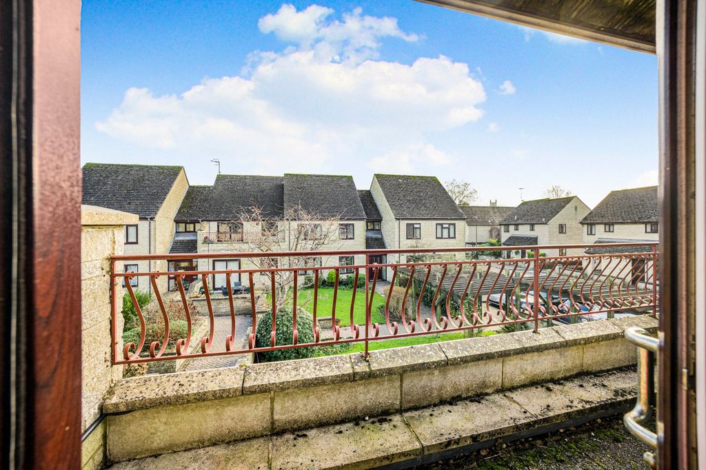 Additional image 13 of 2 bed flat for saleTrafalgar Road, Cirencester, Gloucestershire GL7