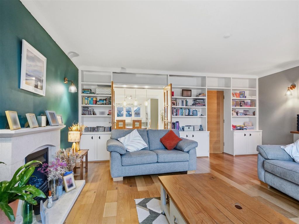 Additional image 10 of 5 bed town house for saleAsquith Close, Christchurch BH23