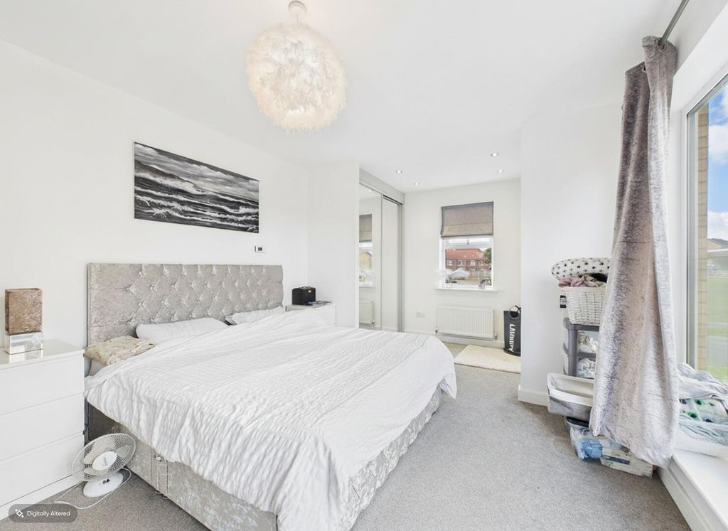 Additional image 6 of 4 bed detached house for saleHaydock Avenue, Castleford WF10