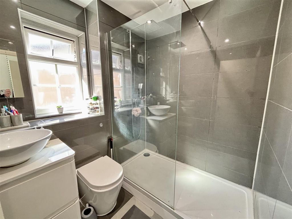 Additional image 7 of 2 bed flat for saleRaleigh Way, Frimley, Camberley GU16