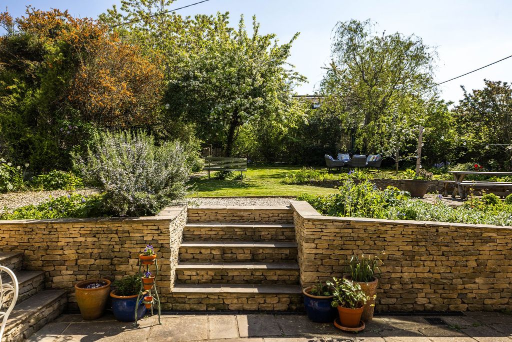 Additional image 26 of 6 bed detached house for saleAlbion Street, Chipping Norton OX7