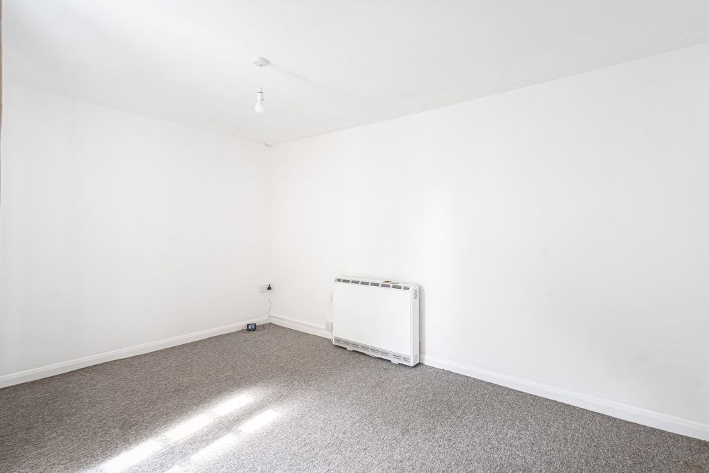 Additional image 5 of 1 bed flat for saleGloucester Street, Cirencester, Gloucestershire GL7