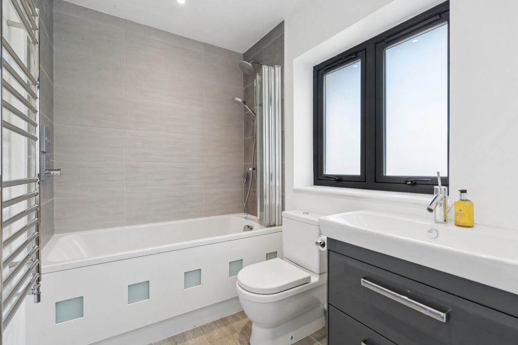 Additional image 11 of 5 bed detached house for saleSunnymede Avenue, Chesham HP5