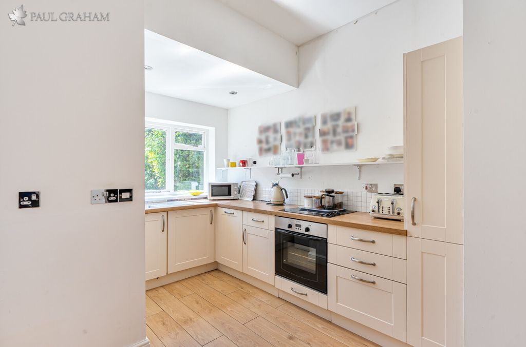 Additional image 17 of 4 bed semi-detached house for saleGrosvenor Avenue, Carshalton SM5