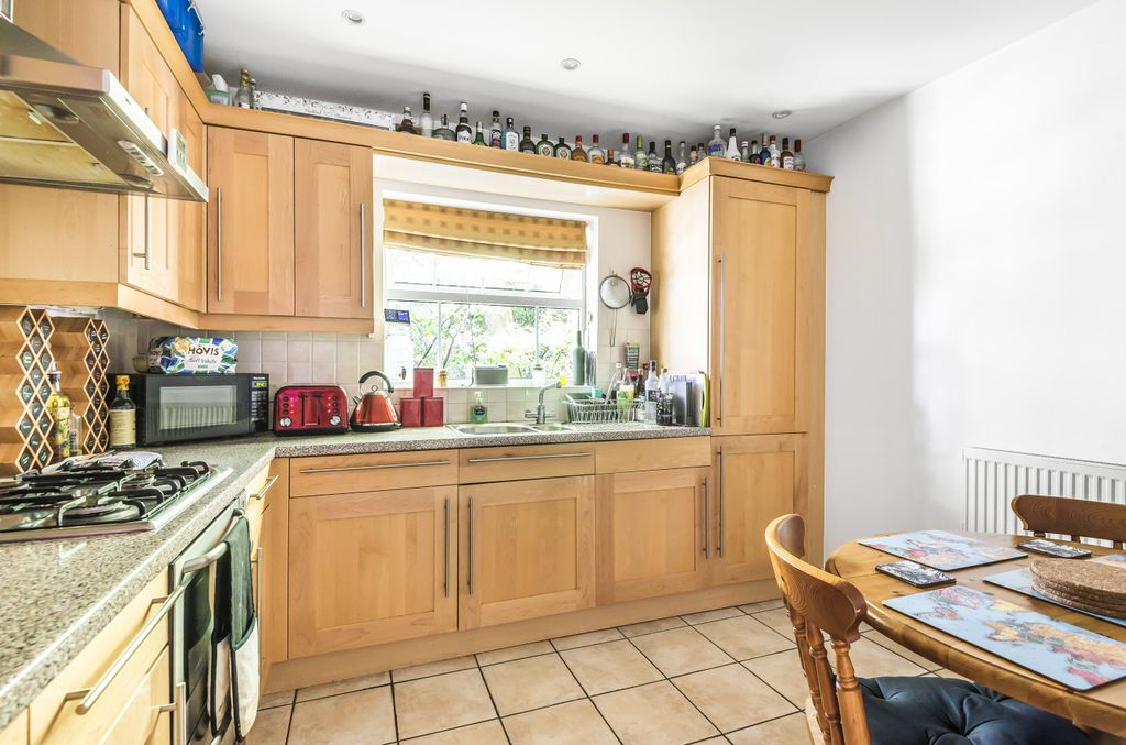 Additional image 8 of 2 bed flat for saleLondon Road, Camberley, Surrey GU15