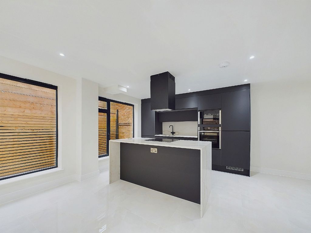 Additional image 3 of 2 bed flat for saleSilver Leaves, Southill Road, Chislehurst, Kent BR7