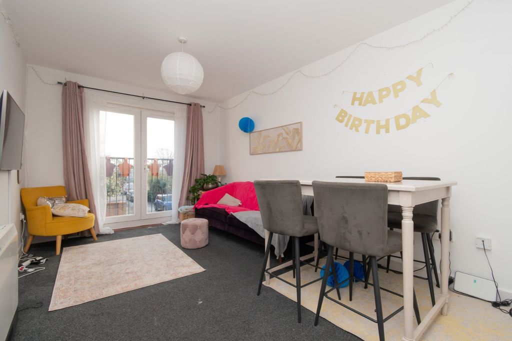 2 bed flat for saleDextor Close, Canterbury, Kent CT2 photo 2