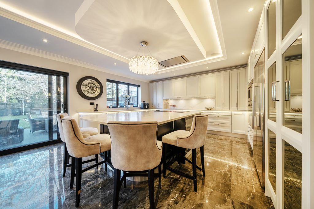 Additional image 5 of 7 bed detached house for saleHeathley End, Chislehurst BR7