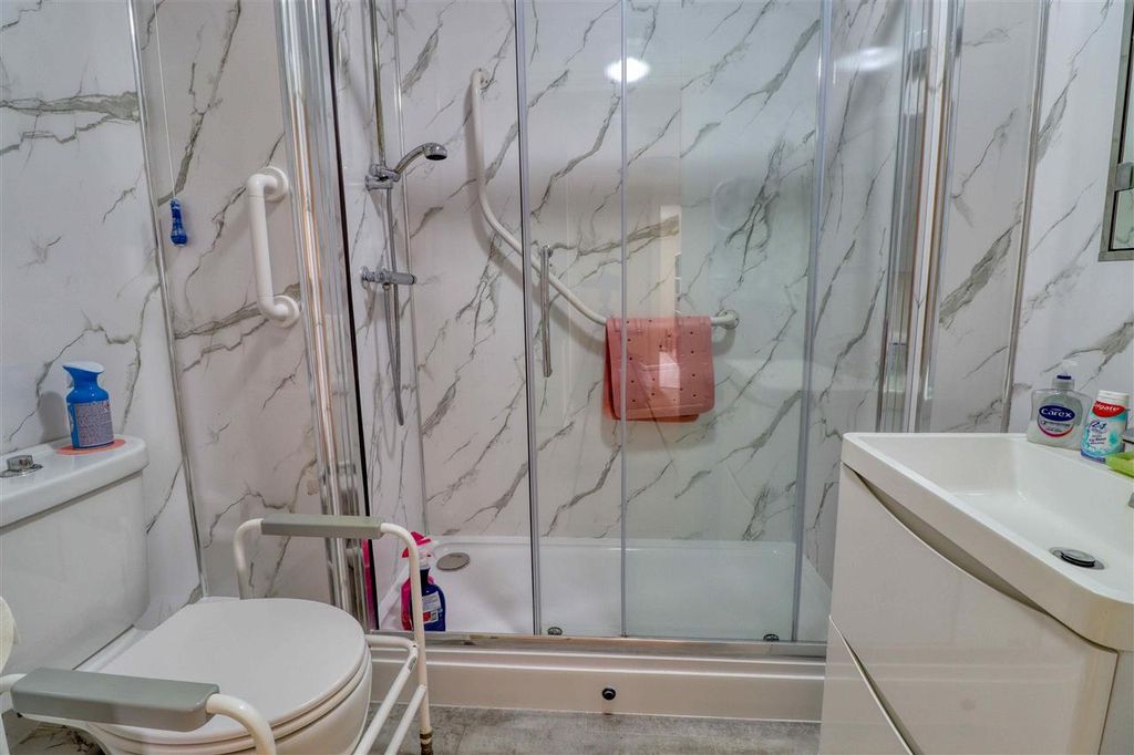 Additional image 7 of 2 bed flat for saleImperial Court, Clacton On Sea CO15