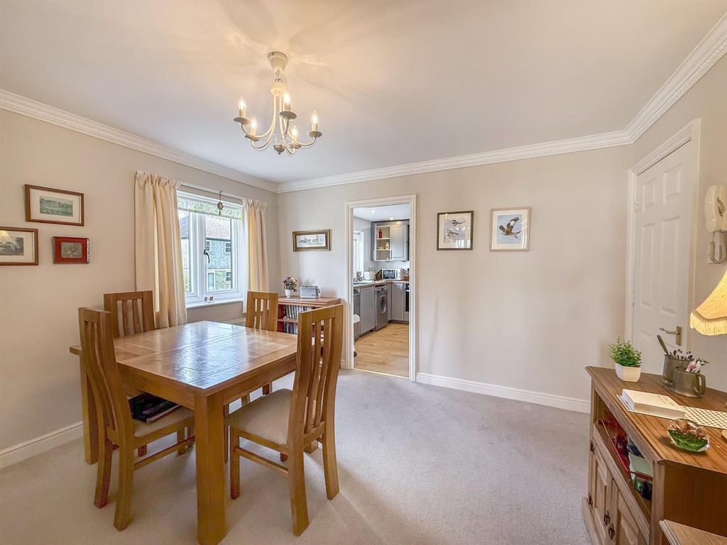 Additional image 5 of 2 bed flat for salePark Road, Buxton SK17